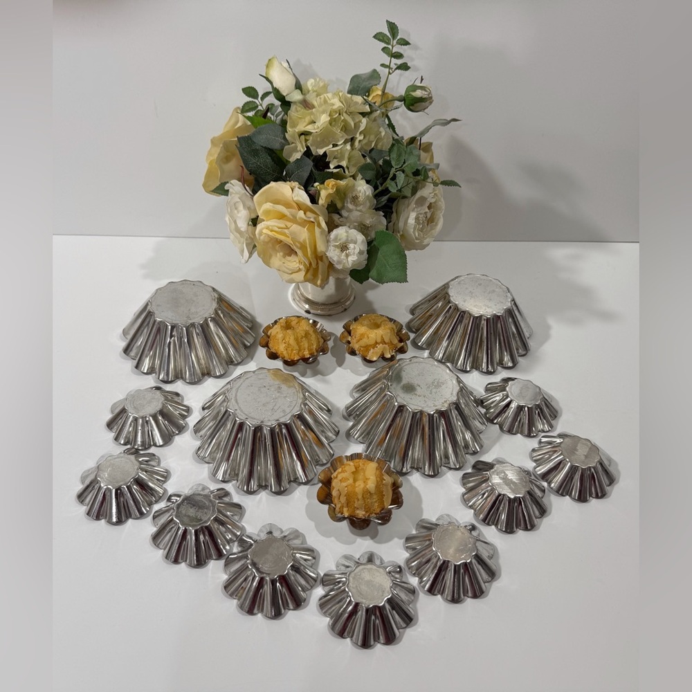 *Vintage Tin Fluted Baking Molds Sets